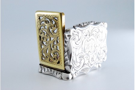 Caixa de Vinagrete em prata e ouro com gravados em ambos os lados do período Vitoriano.